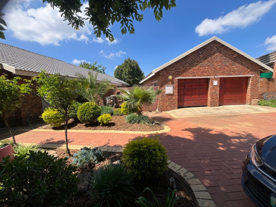 4 Bedroom Property for Sale in Riebeeckstad Free State